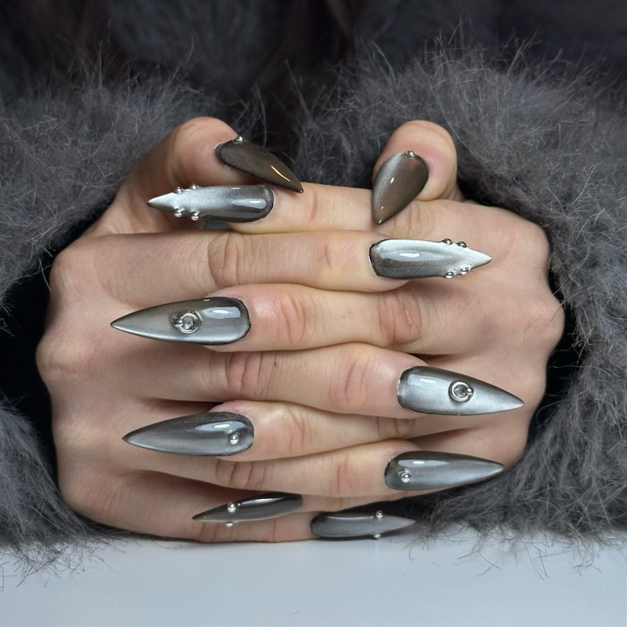 Nail art réalisé par Sora Nails à Toulouse